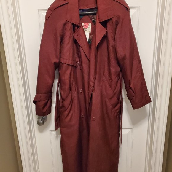 Woman's All Weather Coat with Zip Out Lining Size 7/8 - Picture 11 of 12